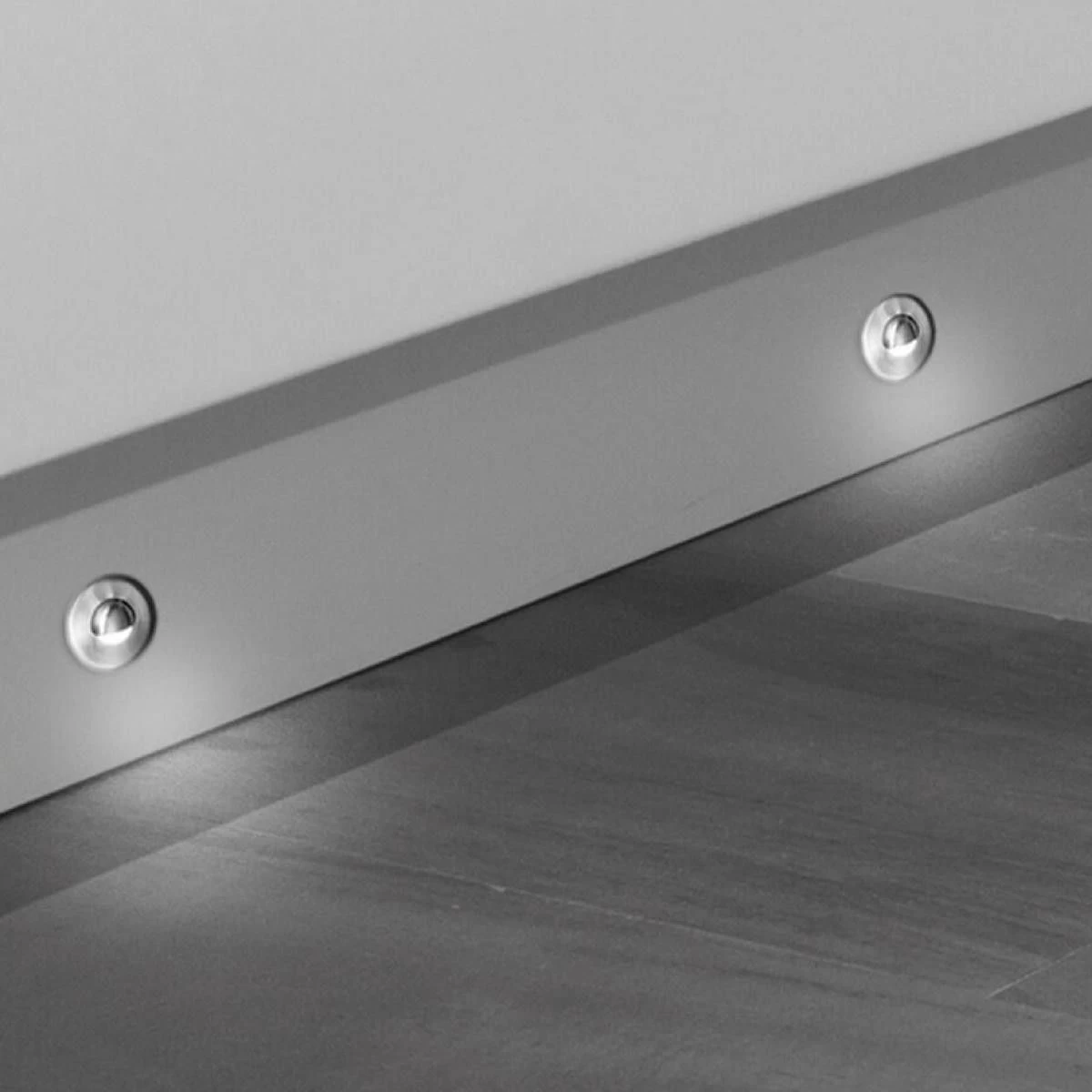 4 X Eyelid LED Plinth Light Kit Incl LED Driver - Natural White 1 4 X Eyelid LED Plinth Light Kit Incl LED Driver - Natural White